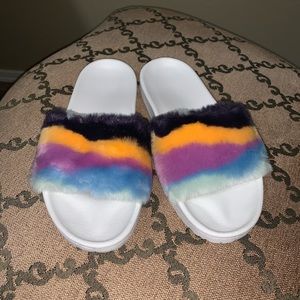 UGG SLIDES BRAND NEW SIZE 5